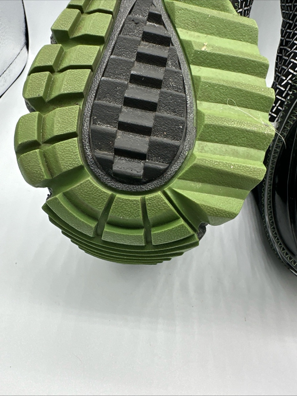 Saucony Men’s Black & Green Razor Trail Shoes with Ankle Strap - Picture 7 of 8